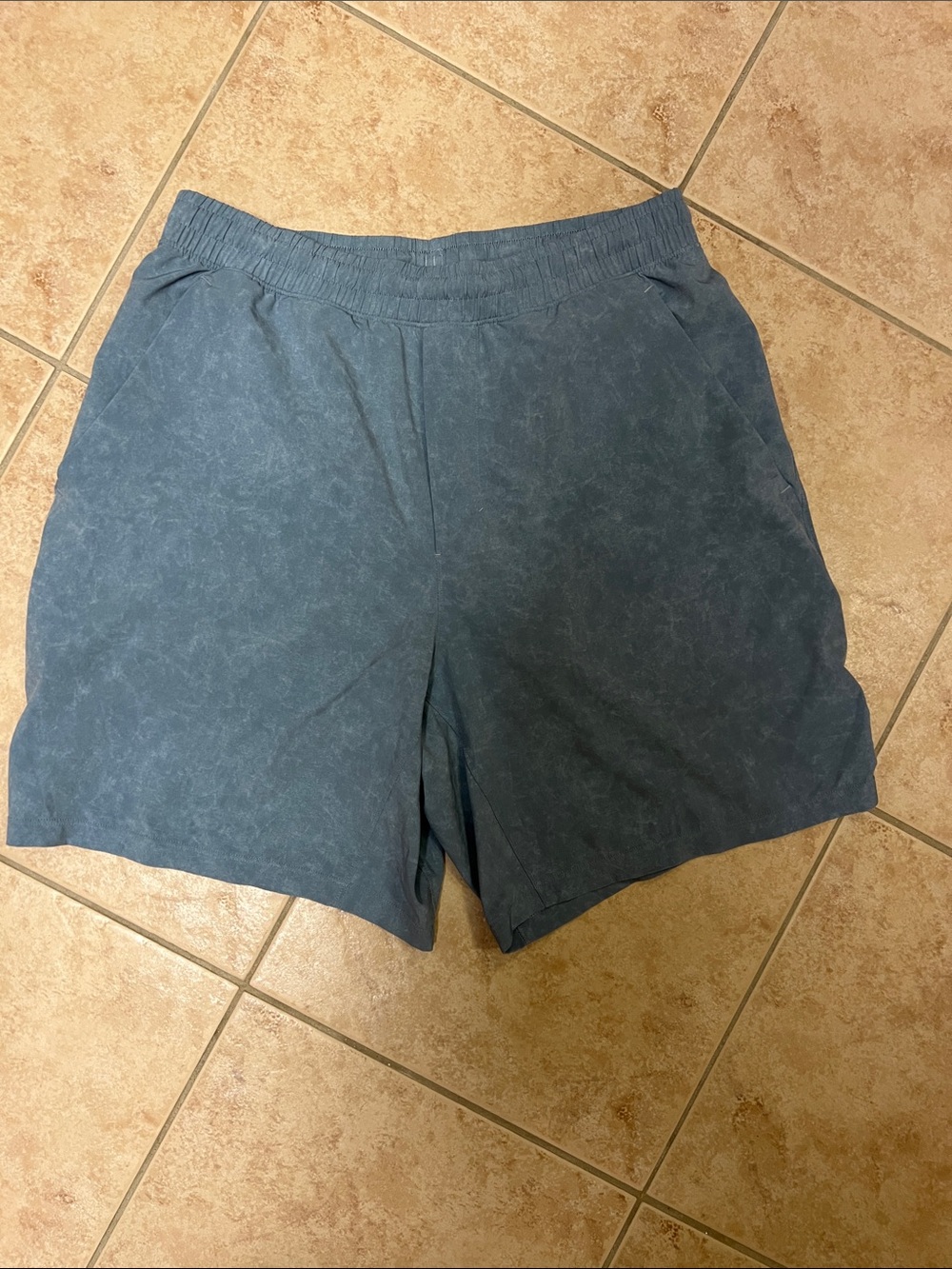 lululemon athletica Men's Slate Blue Elastic-Waist Athletic Shorts